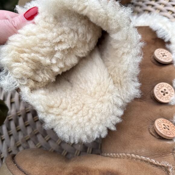 UGG Boots 1016227 Bailey Button Triplet II Size 1 Junior’s UK 13 EU 31 Chestnut - Picture 6 of 16